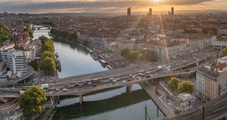 Achat / Vente immobilier neuf Lyon 05 réhabilitation face aux quais et à Perrache (69005) - Réf. 13737